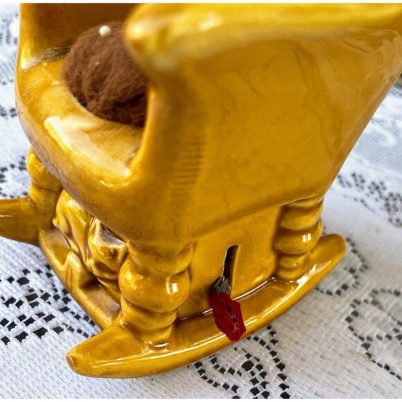 Vintage 1950s Ceramic Rocking Chair/Cat Pin Cushion Tape Measure - Picture 3 of 9